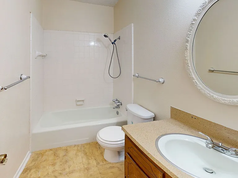 402 Skyline Ave — Photo 13