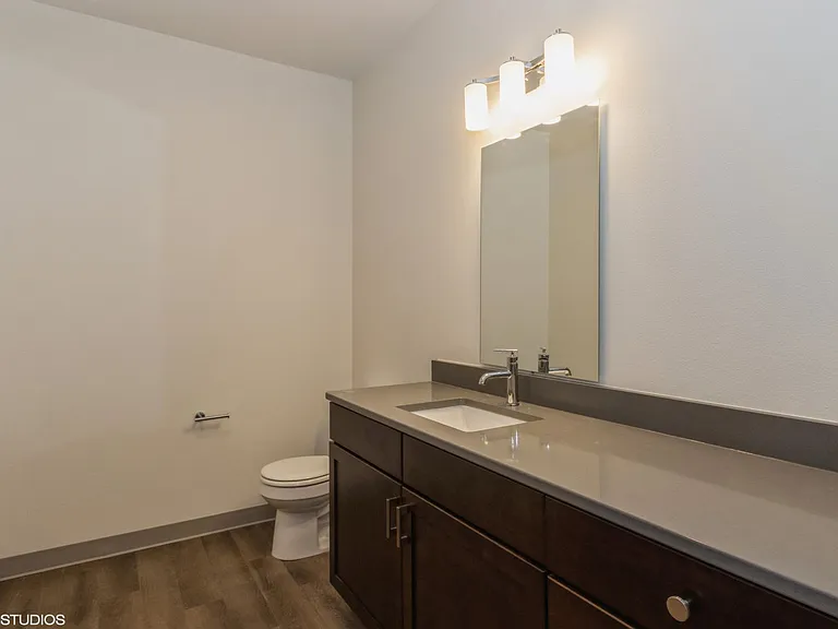 The Leo at the Hub Apartments — Photo 48