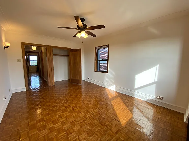 2738 N Pine Grove Ave — Photo 73