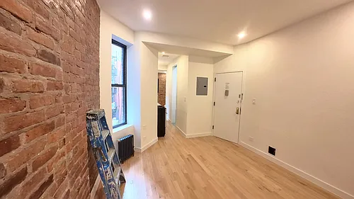 200 Mott St Photo 1