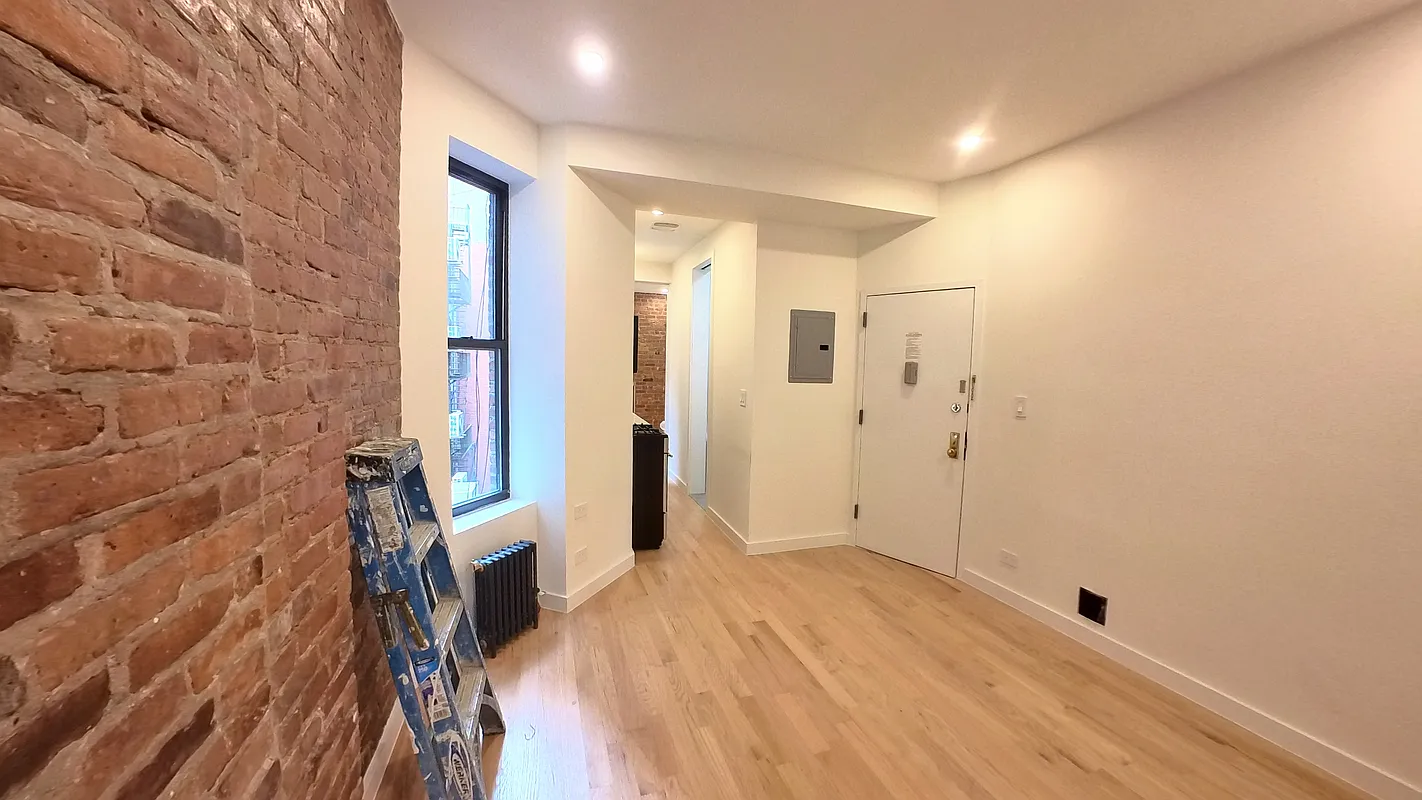 200 Mott Street 14