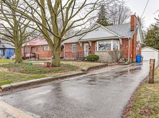 30 Dunning Ave, Aurora, ON L4G1A1