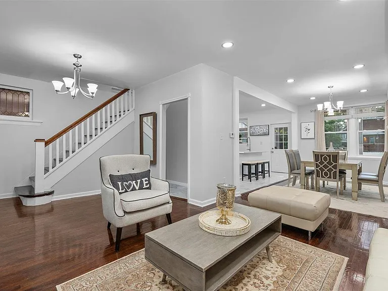 5911 Pershing Ave — Photo 7