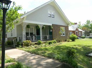 121 Monroe Ave, Lexington, TN 38351