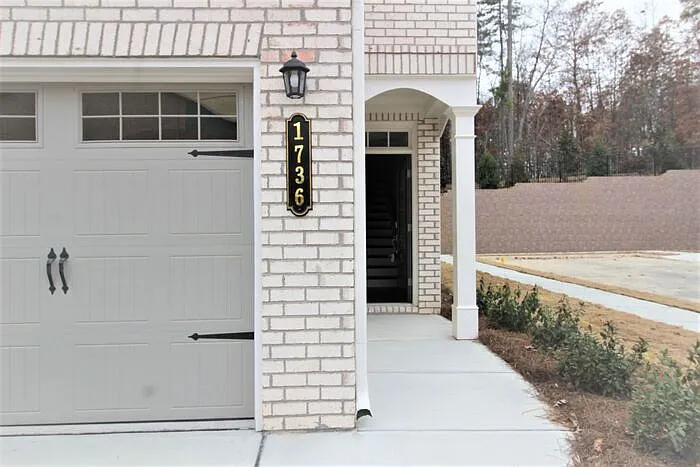 1736 Lansing Bluff Walk — Photo 2
