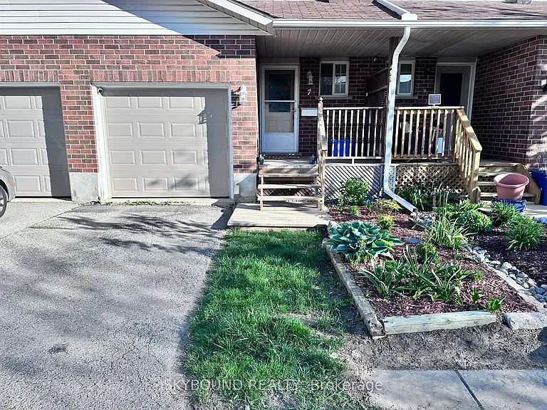360 Cornridge Pl #7 — Photo 2
