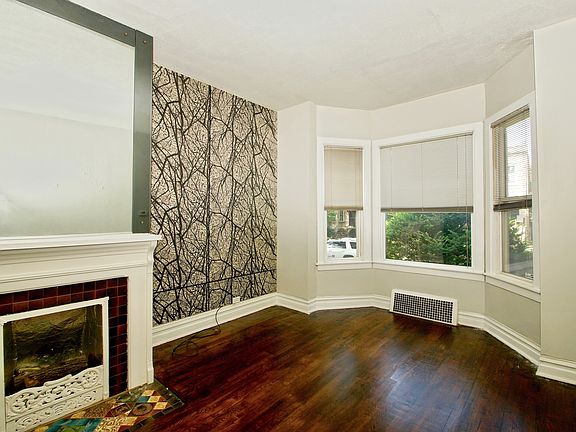 3rd image of 6743 S Langley Ave