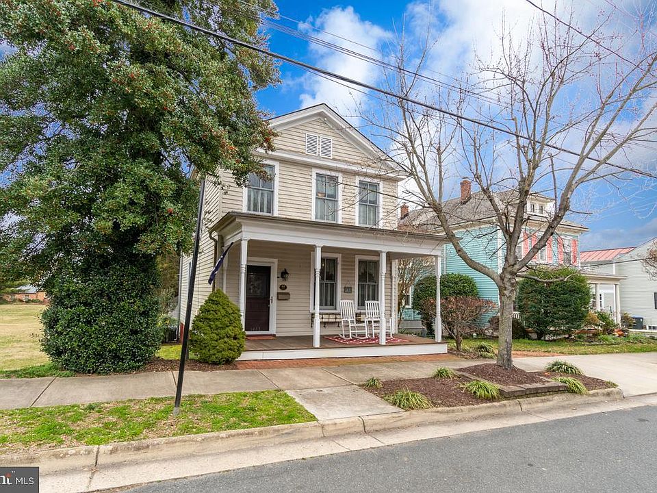 1st image of 1403 Caroline St