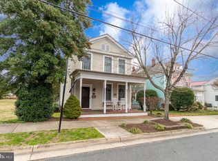 1403 Caroline St, Fredericksburg, VA 22401