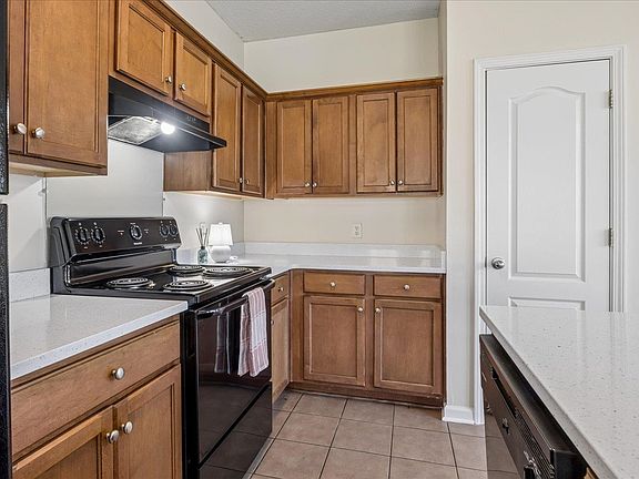 4th image of 10204 Sutton Ridge Ln