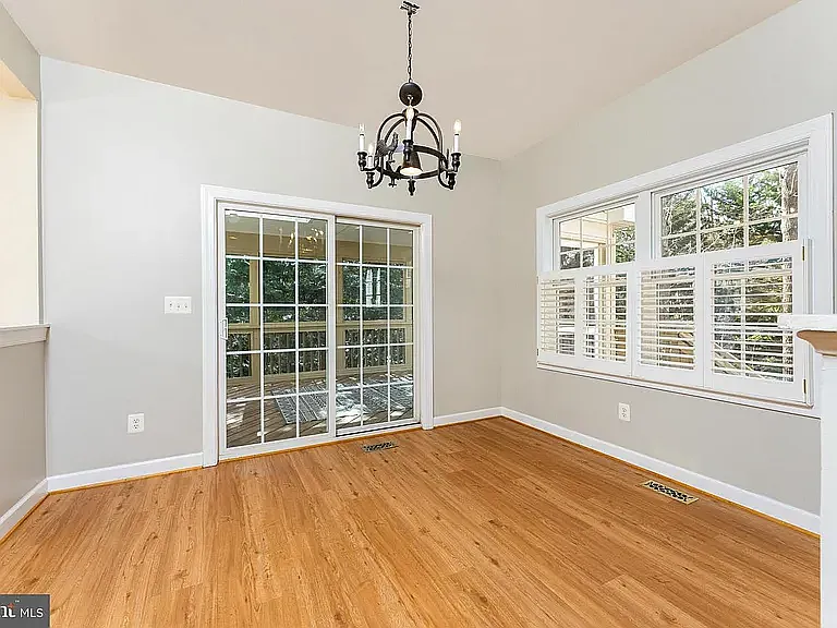 Crystal Ct — Photo 19