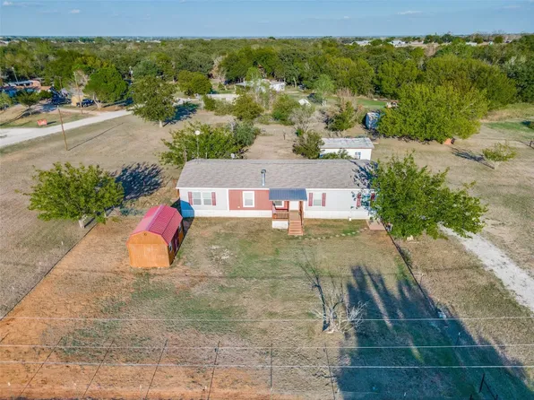 408 Chaparral Ln, Springtown, TX 76082