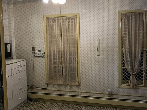 3rd image of 111 Baldwin Ave APT 4
