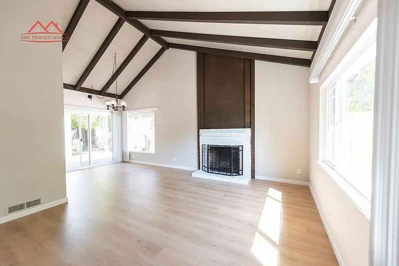 4 bed, 2.0 bath, 1750 sqft, $5,750 — Photo 4