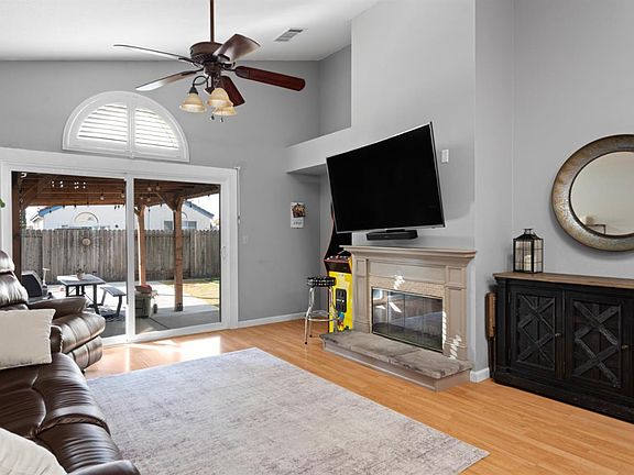 4th image of 1405 Tillman Street