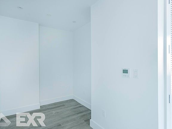 5th image of 210 Clarkson Ave #509