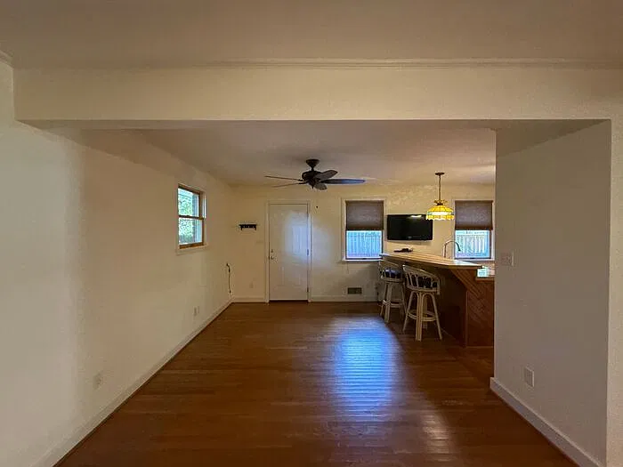 2 bed, 1.5 bath, 1014 sqft, $1,950 — Photo 3