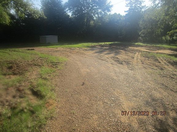 4th image of 160 Giles Ln