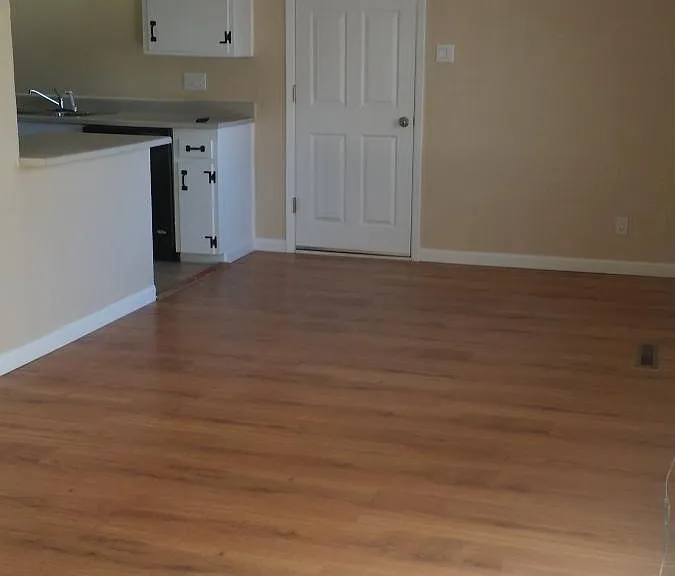 4102 Comanche Rd NE — Photo 6