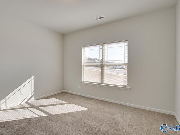 5th image of 121 Tommy Cir