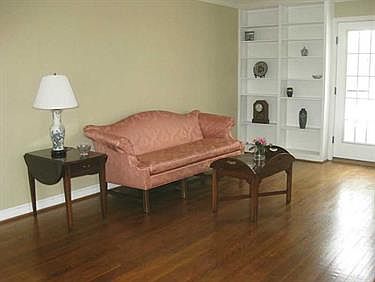 3rd image of 330 Inglewood Dr