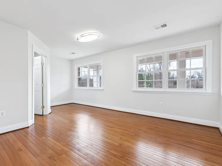 10828 Miller Rd — Photo 36