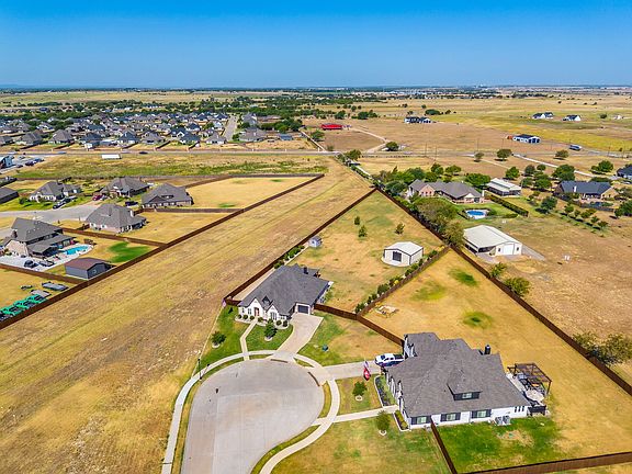 2nd image of 340 Trail Dust Dr