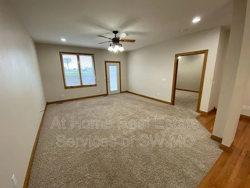 2 bed, 2.0 bath, 1300 sqft, $1,380 — Photo 4