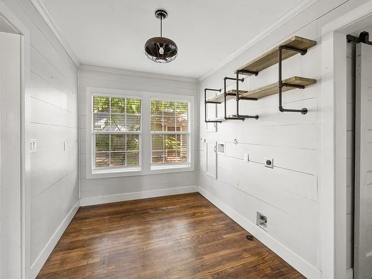 1036 Jackson St — Photo 13