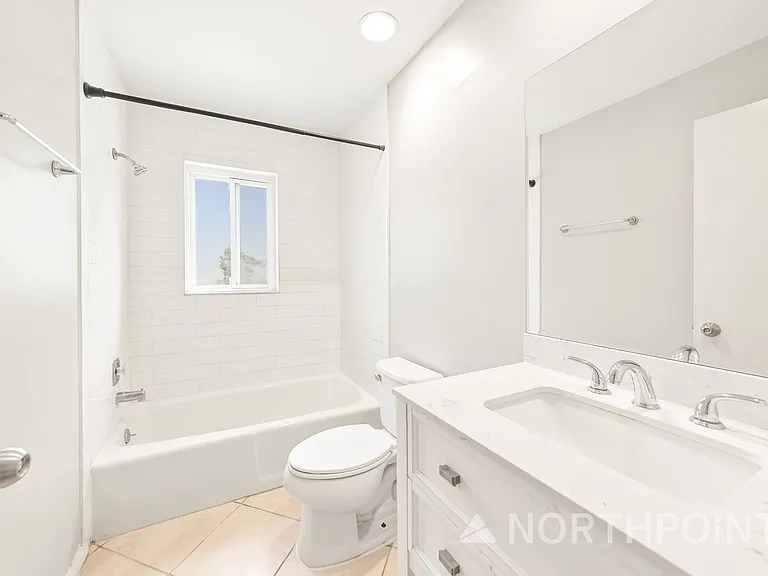 1215 39th St W — Photo 13