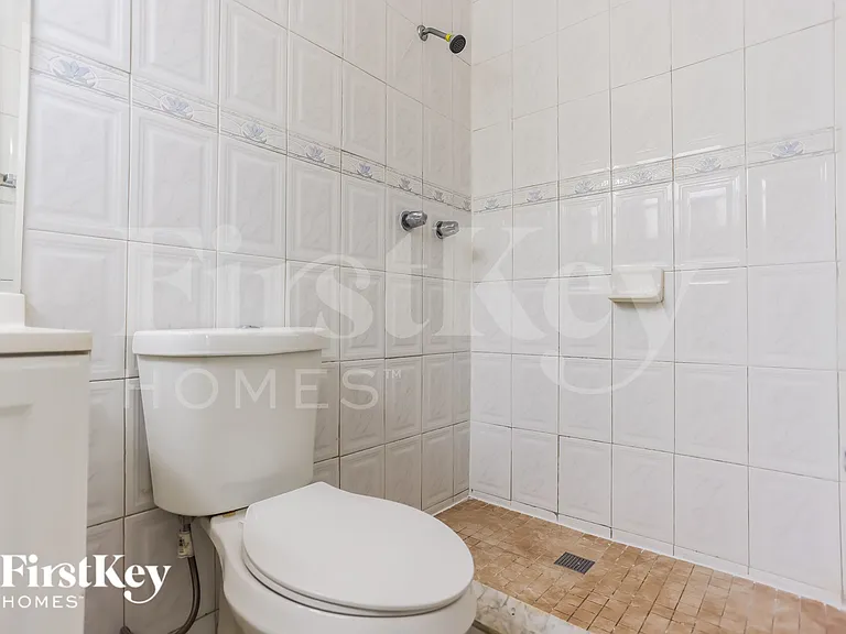 7231 McArthur Pkwy — Photo 10