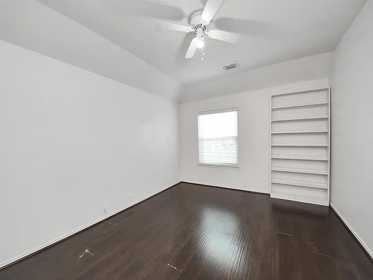 20510 Pioneer Bend Ct — Photo 33