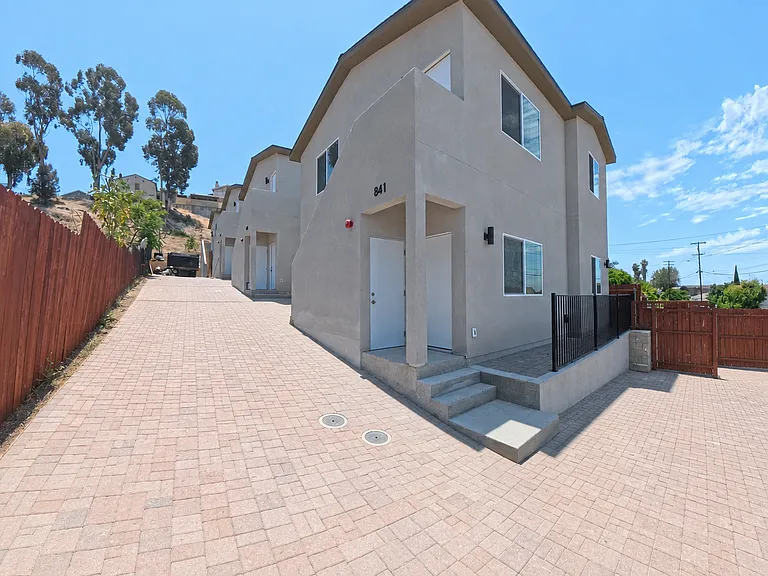 853 Winston Dr — Photo 14