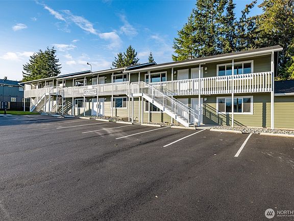 3rd image of 401 Stanford Drive