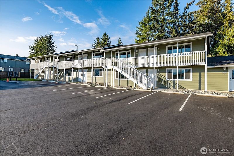 3rd image of 401 Stanford Drive