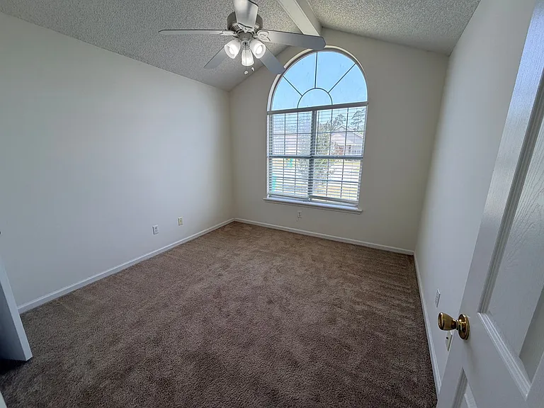 4125 Sedgwyck Ln — Photo 3