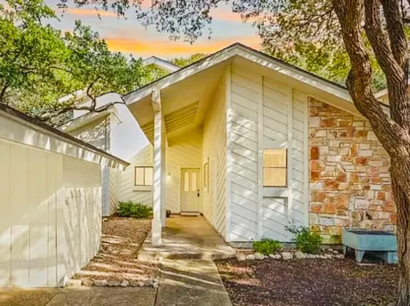 8 Par View Dr, Wimberley, TX 78676