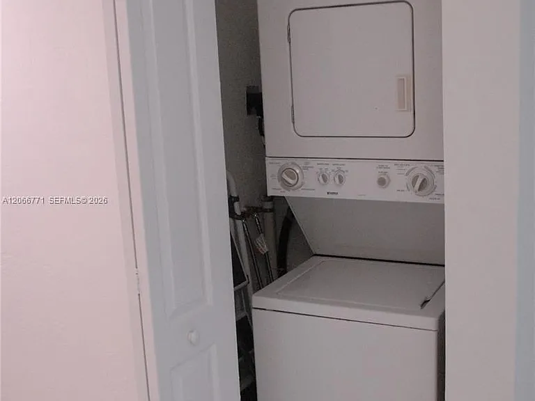 10907 N Kendall Dr #416 — Photo 7