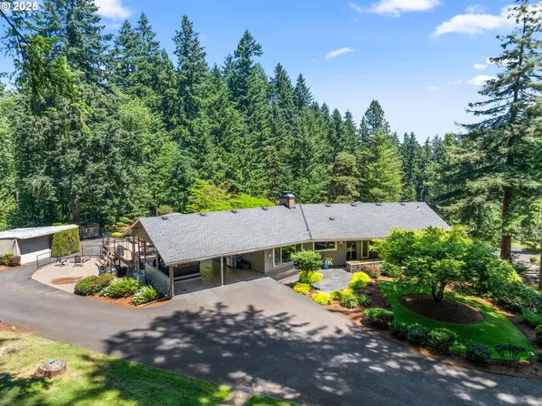 17907 S Edgewood Ln, Oregon City, OR 97045