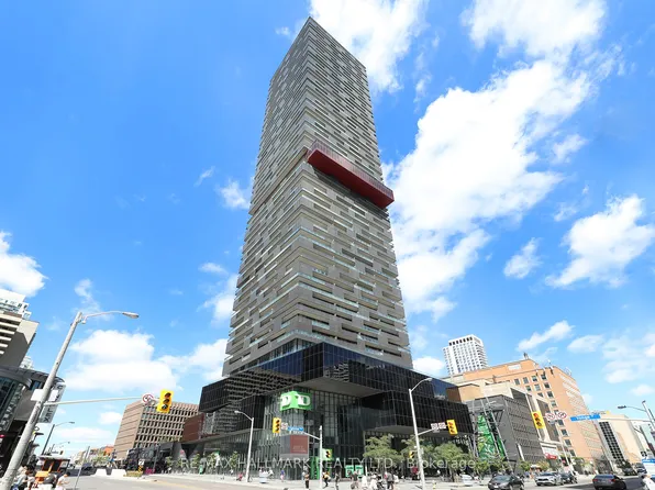 8 Eglinton Ave E #5009, Toronto, ON M4P 0C1