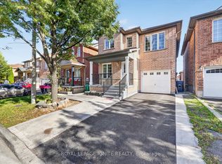 26 Roxton Cres, Brampton, ON L7A 2E7