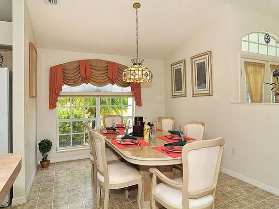 5th image of 24 Bunker Ln