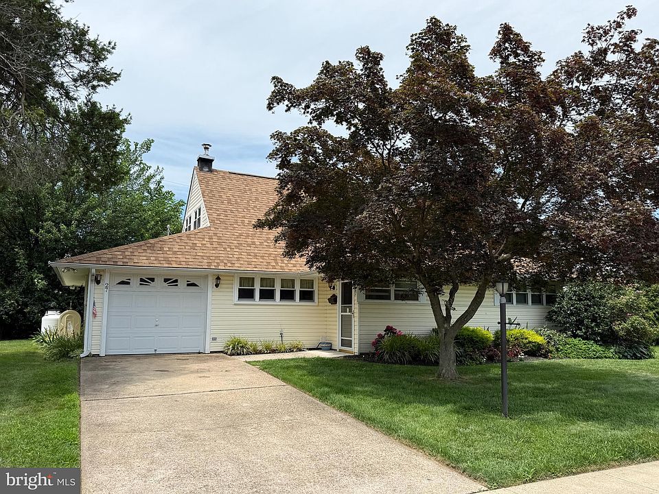 2nd image of 27 Hunt Rd