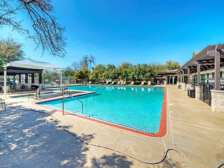 601 Indian Run Dr — Photo 29