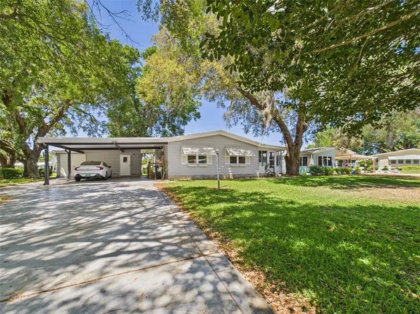 715 Megan Cir, Lady Lake, FL 32159