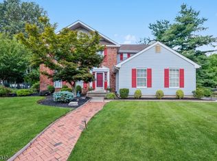 8 Burnham St, Somerset, NJ 08873