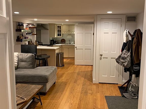 4th image of 222 E 5th St APT 1