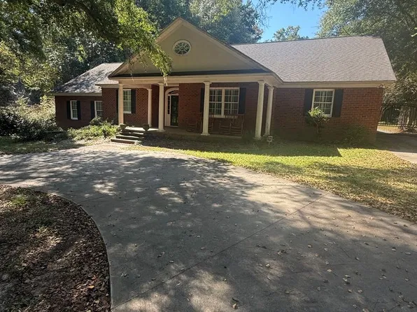 913 Mohawk Dr, Florence, SC 29501