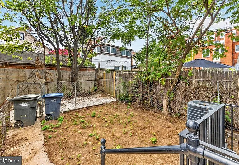213 Seaton Pl NE #2 — Photo 32