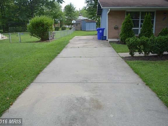 2nd image of 4704 Kemper St